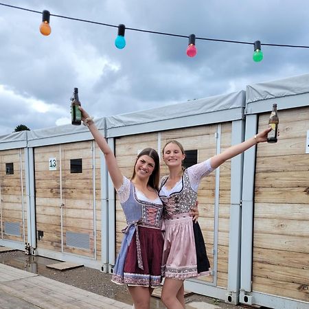 Oktoberfest Wiesn Camp Lodge Munique Exterior foto