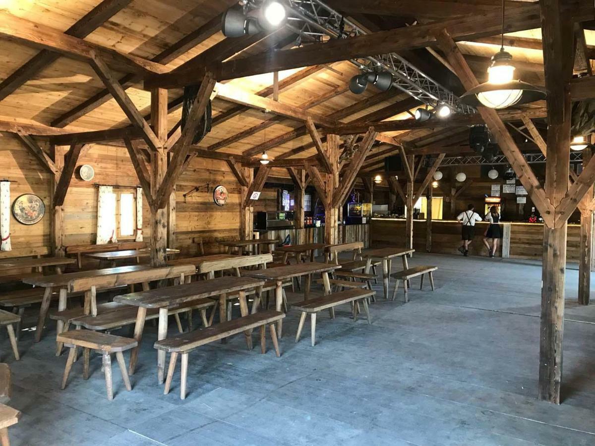 Oktoberfest Wiesn Camp Lodge Munique Exterior foto