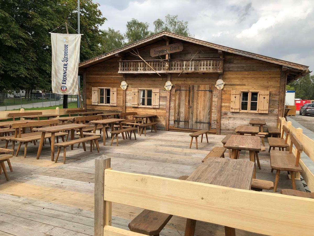 Oktoberfest Wiesn Camp Lodge Munique Exterior foto